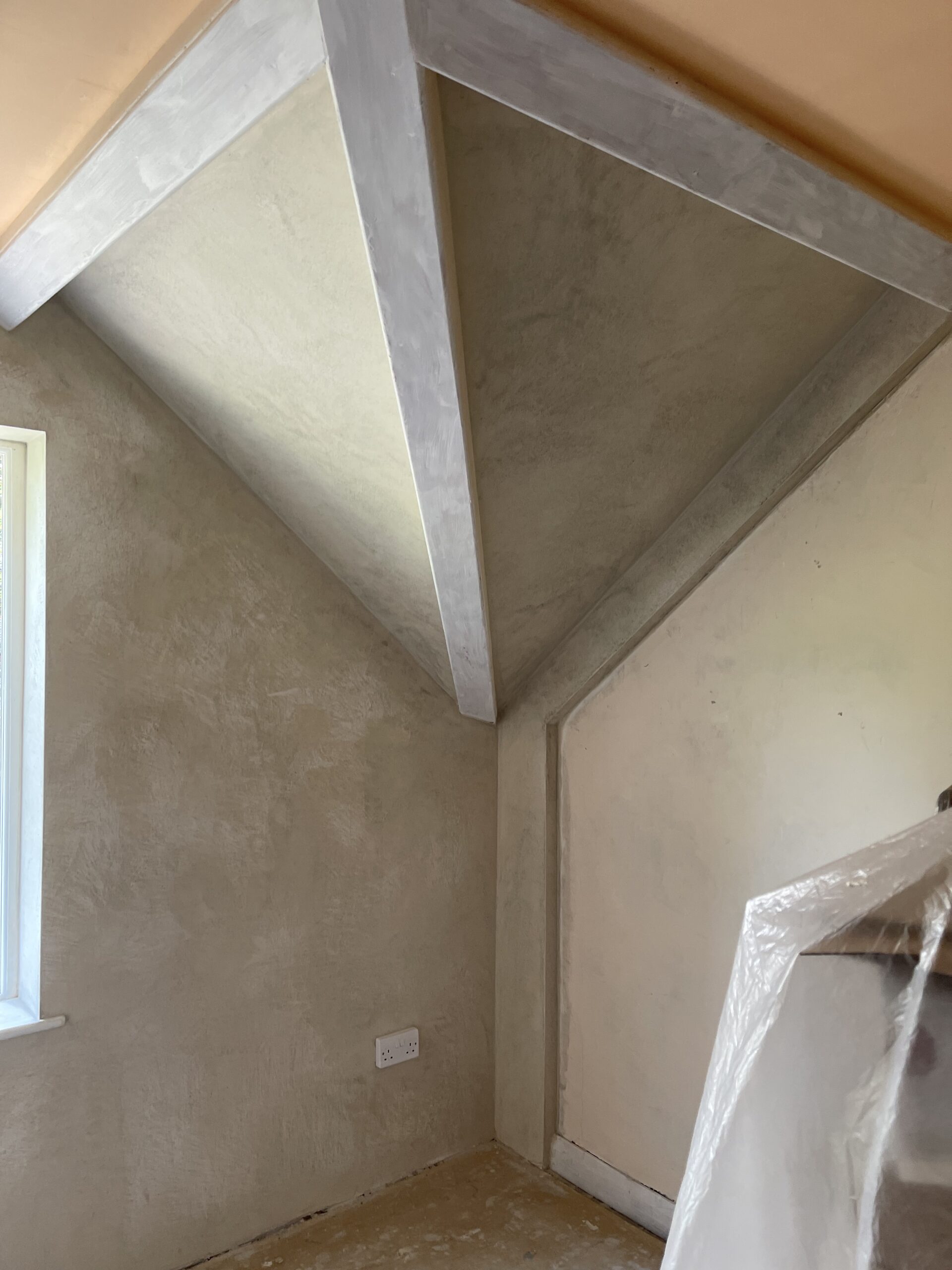 Lime plaster to walls and ceiling